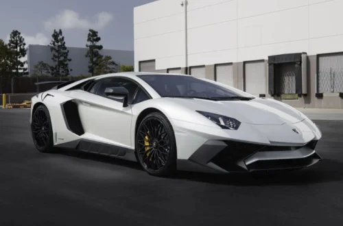 lamborghini-aventador-1